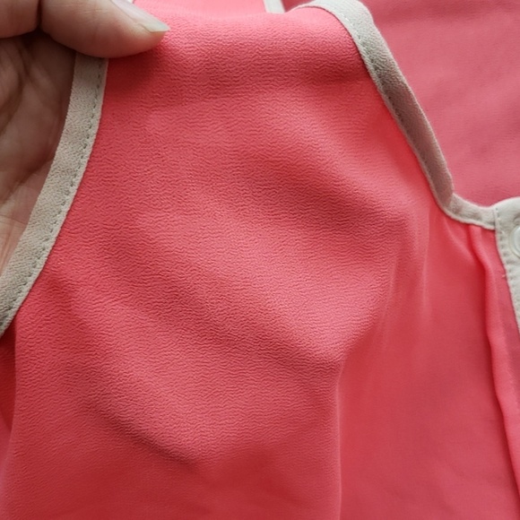 🤩3/$20🤩 Spense semi sheet top - Picture 3 of 3